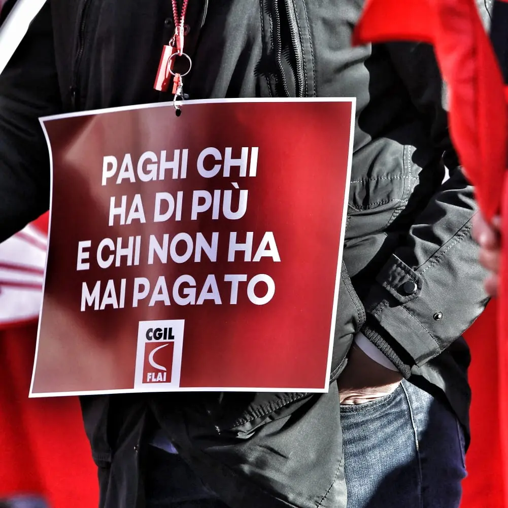 Fisco: Cgil, Caaf, ennesima vessazione per lavoratori dipendenti, costretti a pagare acconto Irpef 2025 in base a aliquote 2023