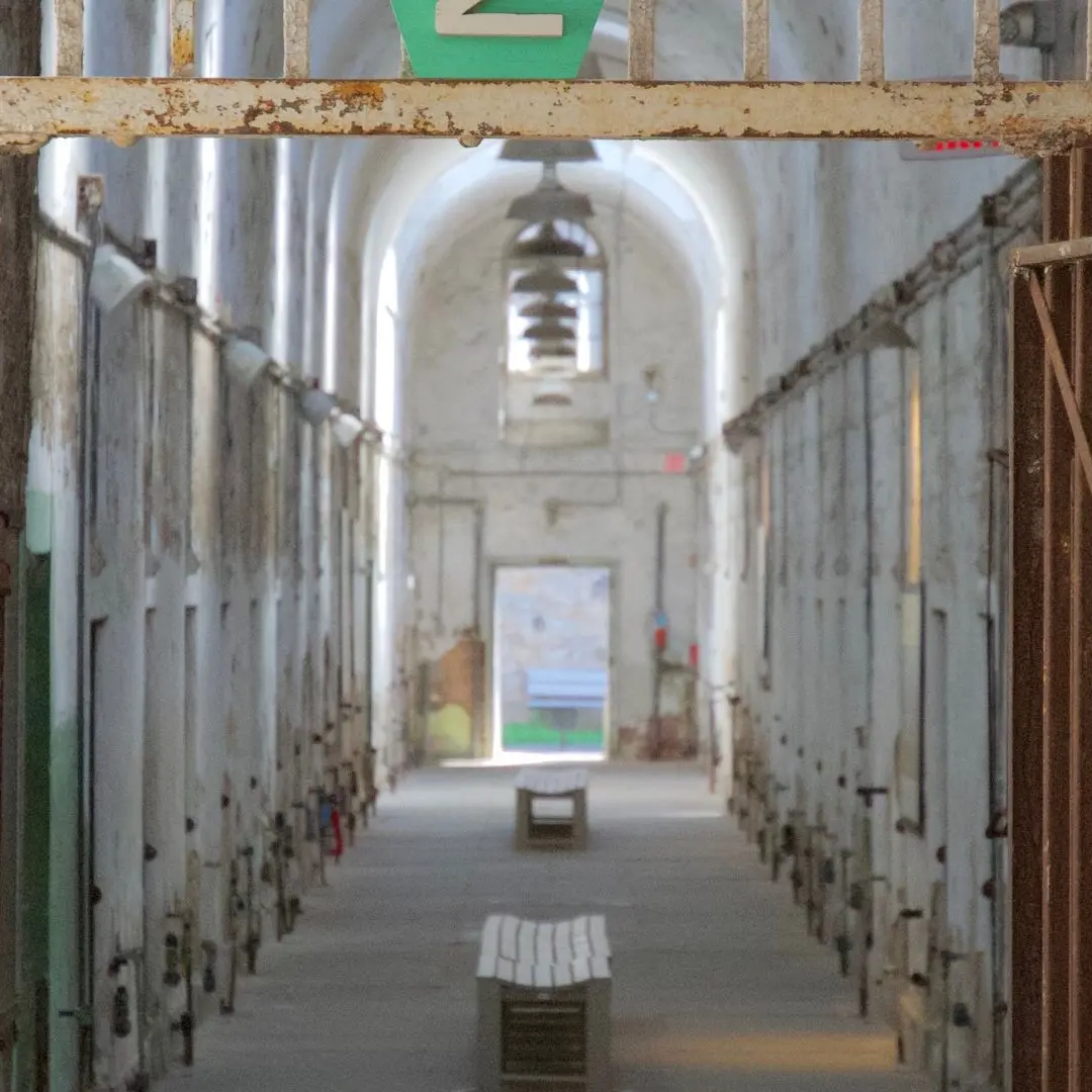 La lunga notte delle carceri italiane tra sovraffollamento e suicidi