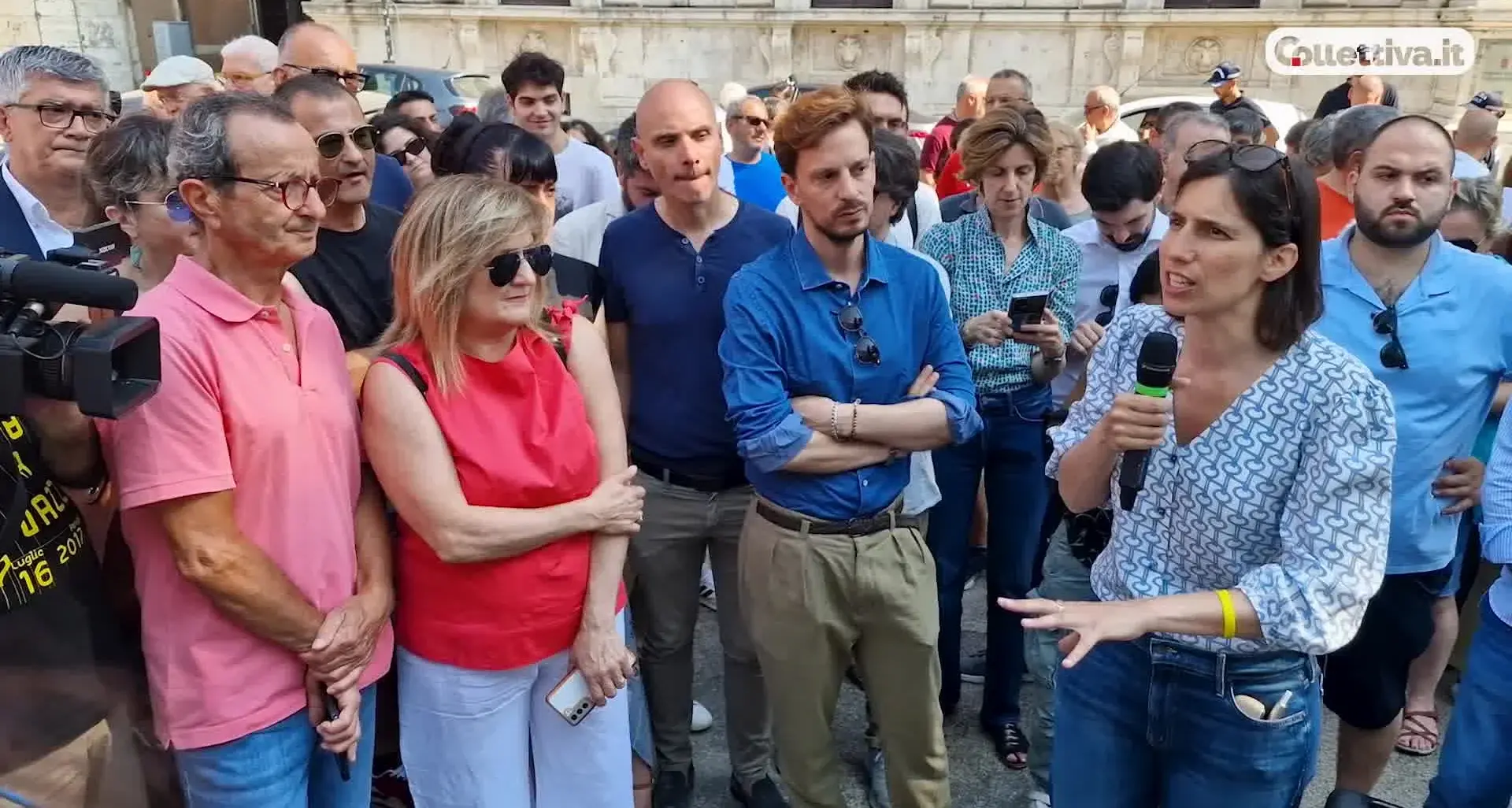 Referendum Autonomia, Schlein firma a Perugia: Non ci stiamo