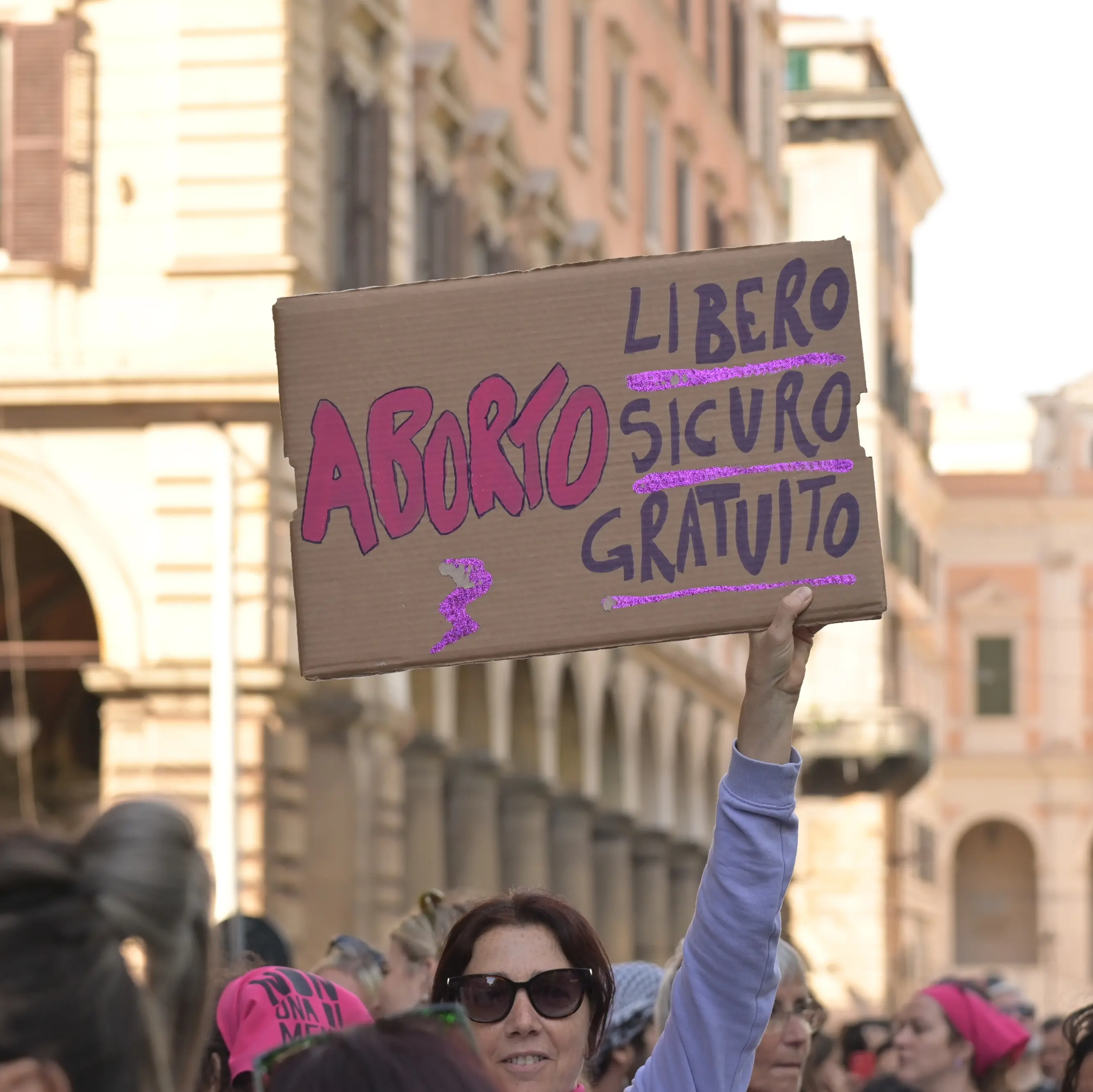 Aborto: Cgil, diritto a rischio. Servono garanzie su strutture e personale e stop a cultura di colpevolizzazione delle donne