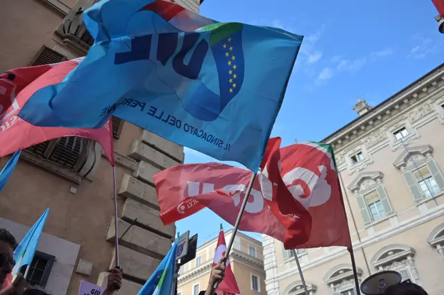 La protesta della Cgil a Roma contro il collegato lavoro. Landini: ‘È il contrario di ciò di cui abbiamo bisogno’