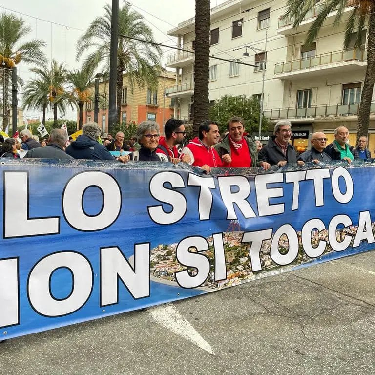 Ponte sullo Stretto: Cgil, non si autorizzi opera senza certificazioni necessarie, Governo chiarisca dopo dichiarazioni Ingv