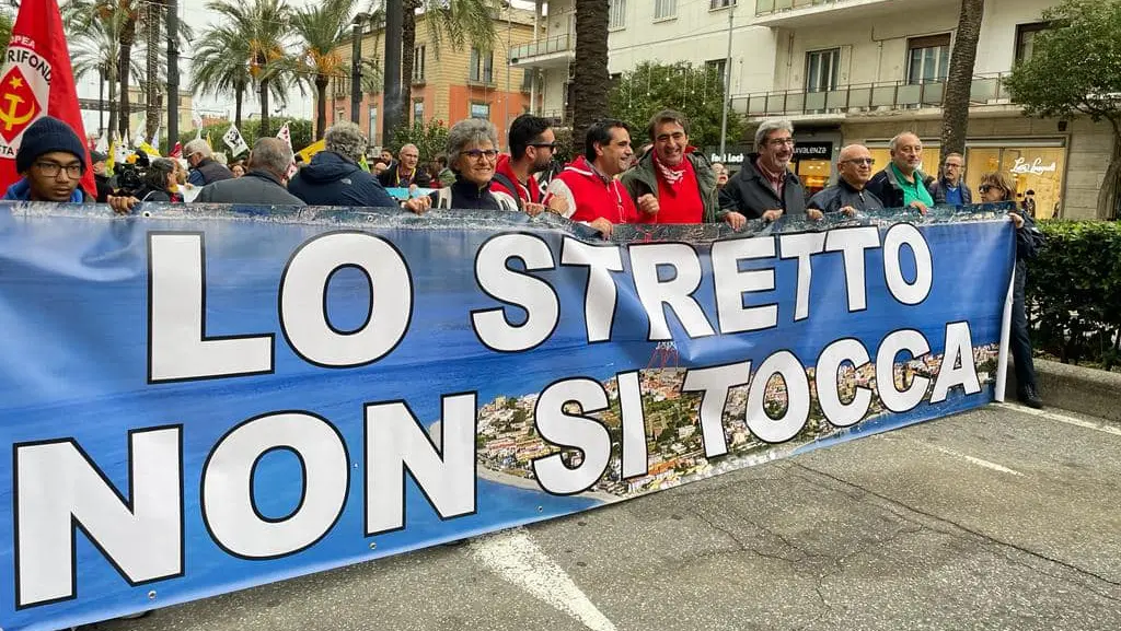 Ponte sullo Stretto: Cgil, non si autorizzi opera senza certificazioni necessarie, Governo chiarisca dopo dichiarazioni Ingv