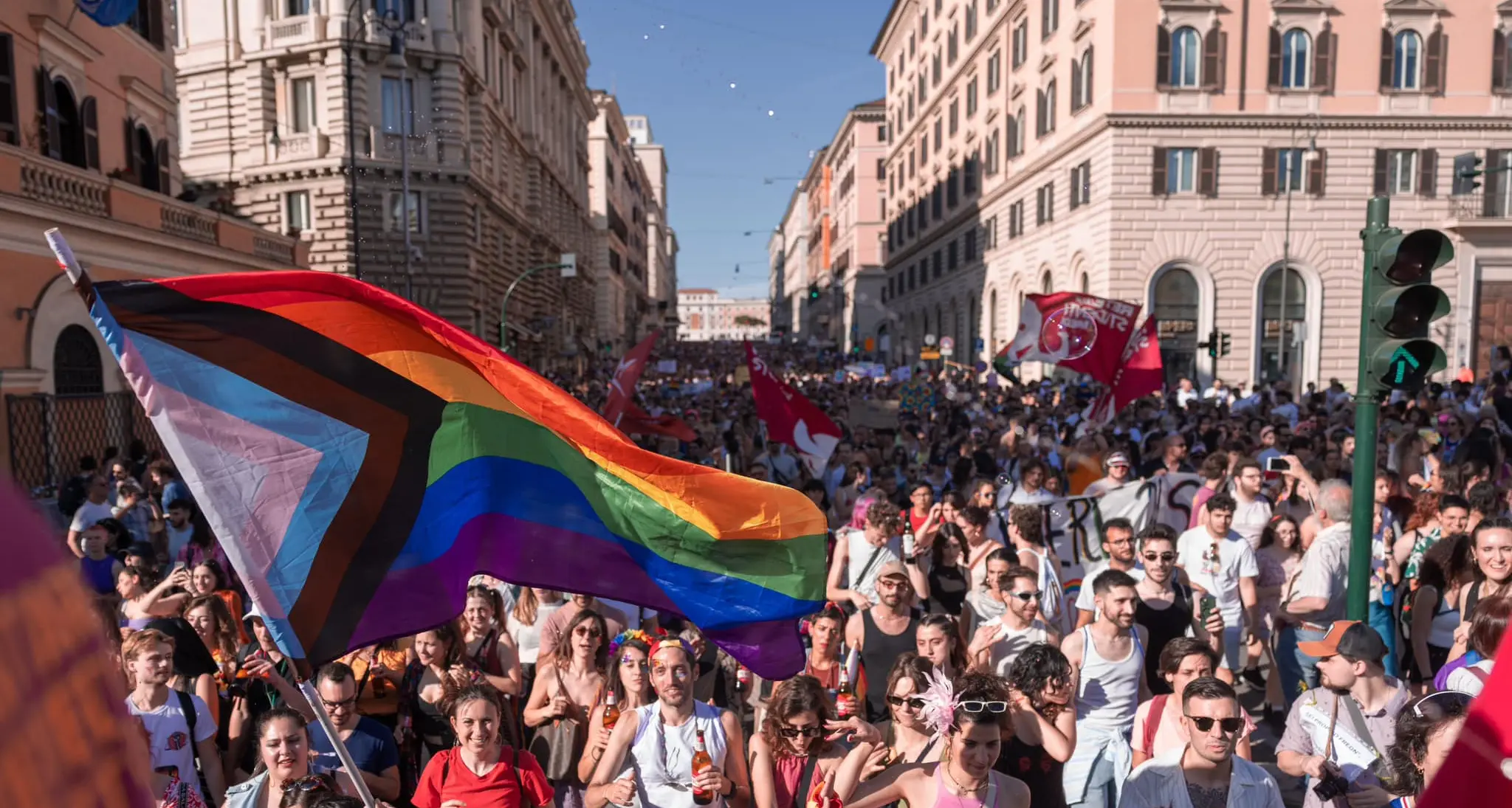 Diritti: Cgil, sconcertati da attacco a Circolo Mario Mieli, conferma aria irrespirabile Paese