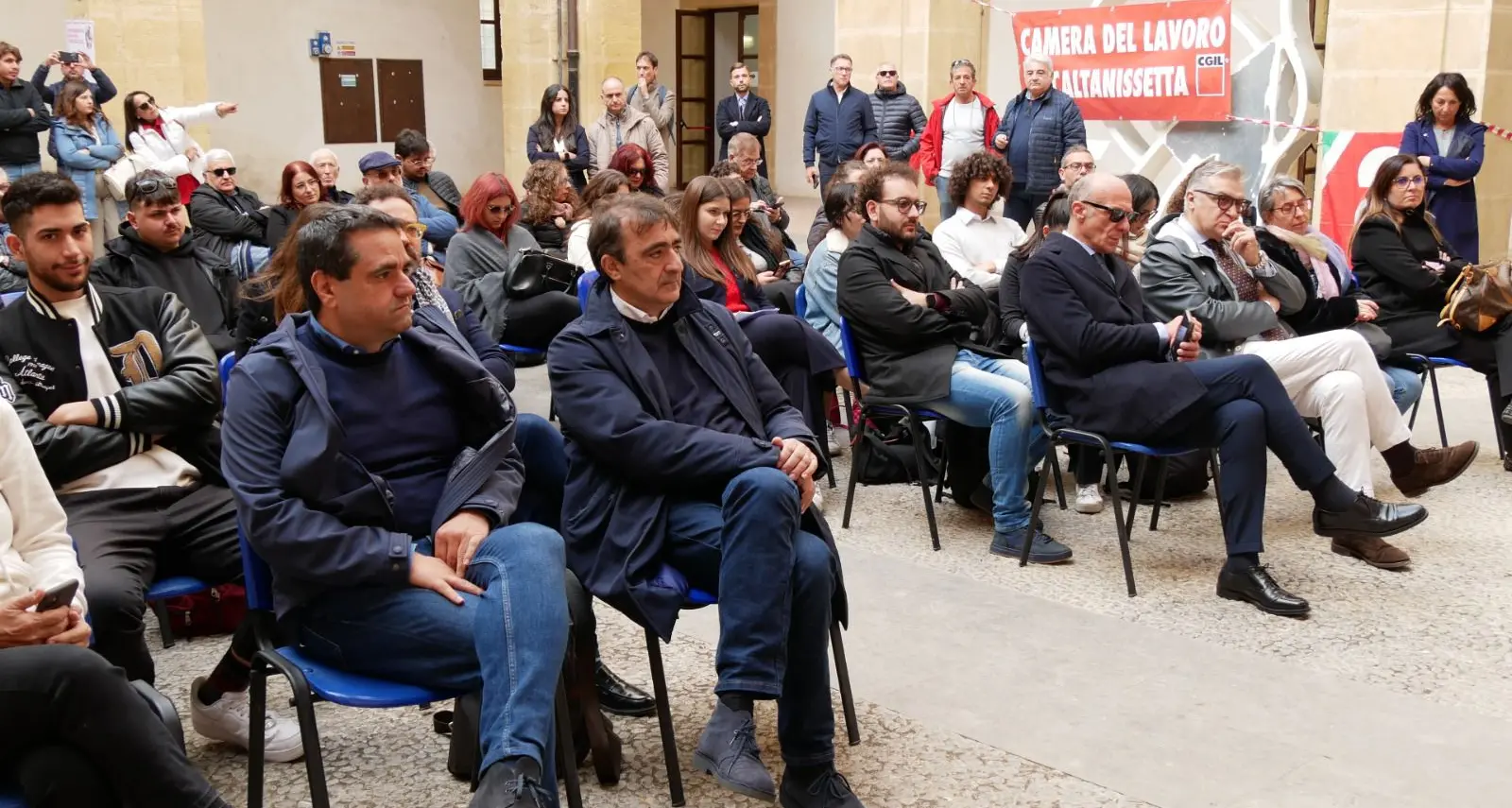 Giovani: tra emigrazione e voglia di restare (o di tornare). Indagine della Cgil Sicilia