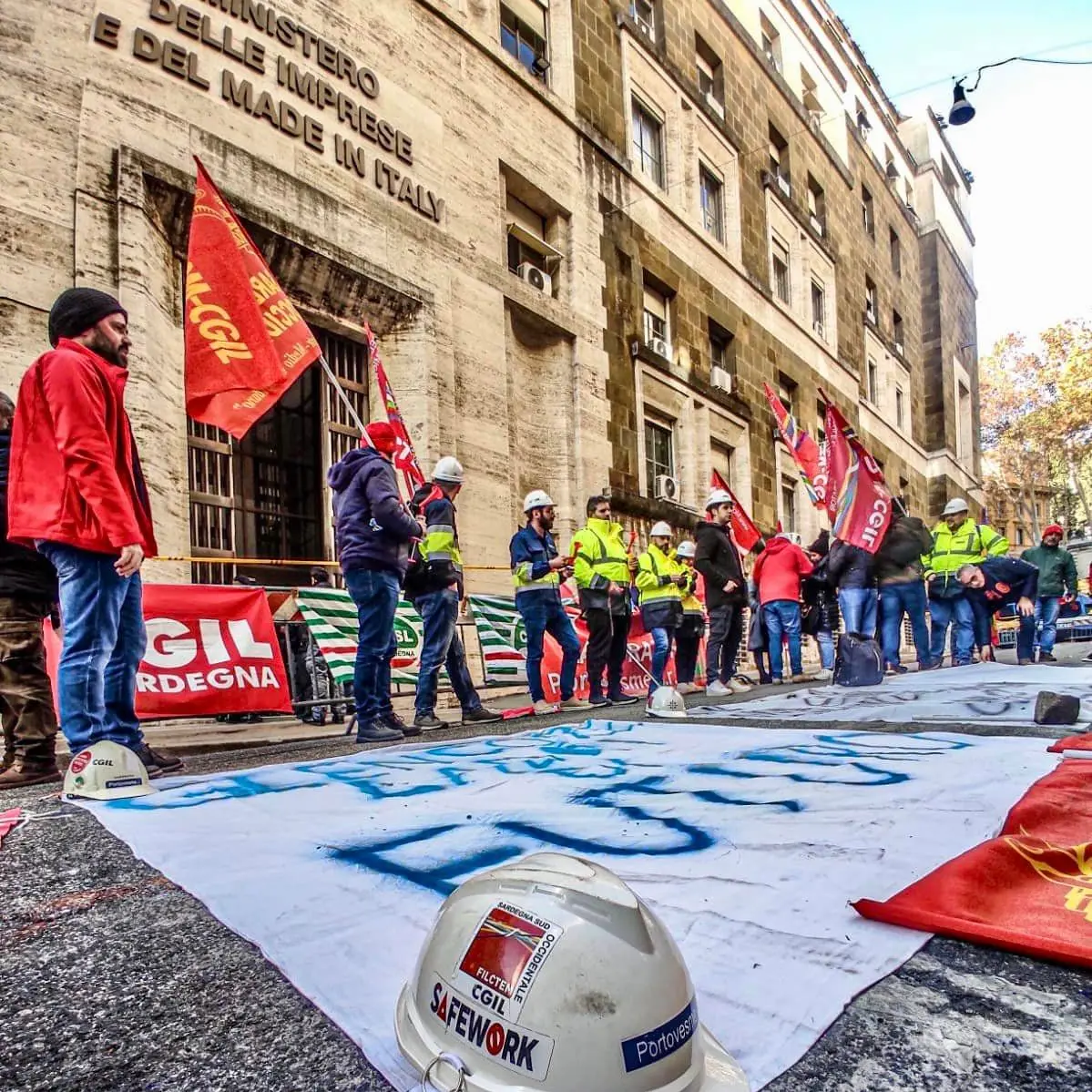 Portovesme: Cgil Sardegna, Cgil nazionale, no a scambi a ribasso, mantenere produzione e occupazione