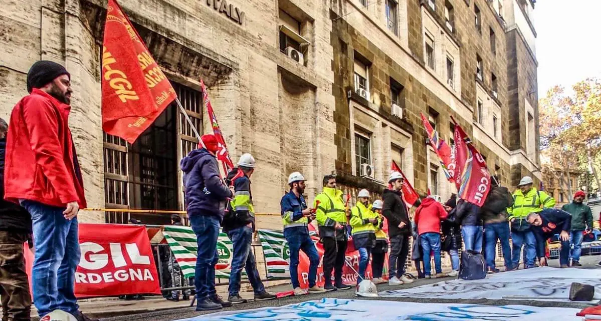 Portovesme: Cgil Sardegna, Cgil nazionale, no a scambi a ribasso, mantenere produzione e occupazione