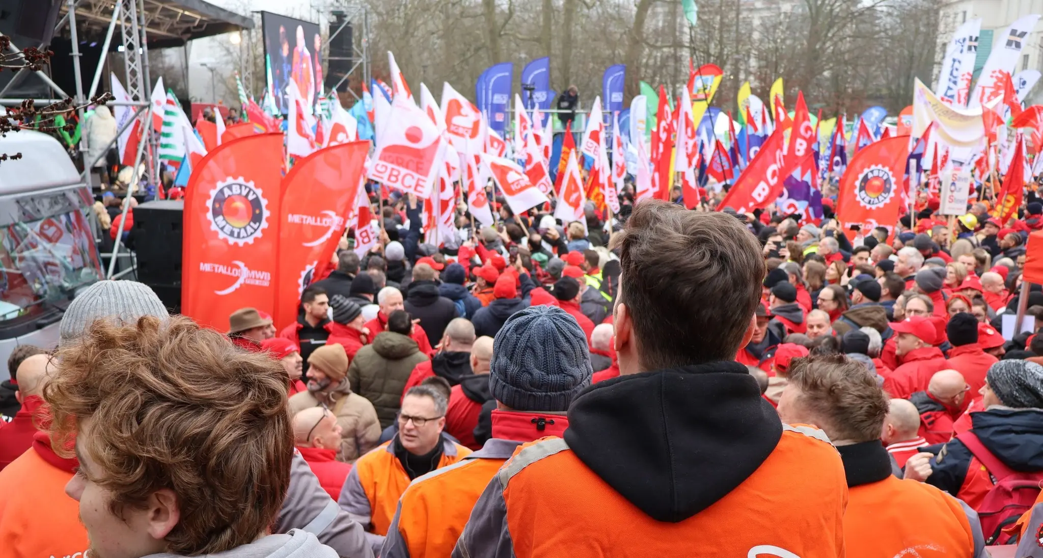 Grande manifestazione a Bruxelles: “La Ue investa sul lavoro”