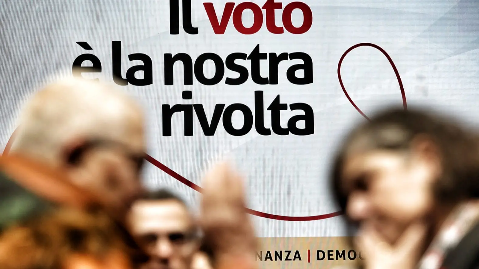 Cgil, partita da Bologna campagna referendaria. Oggi Landini conclude assemblea