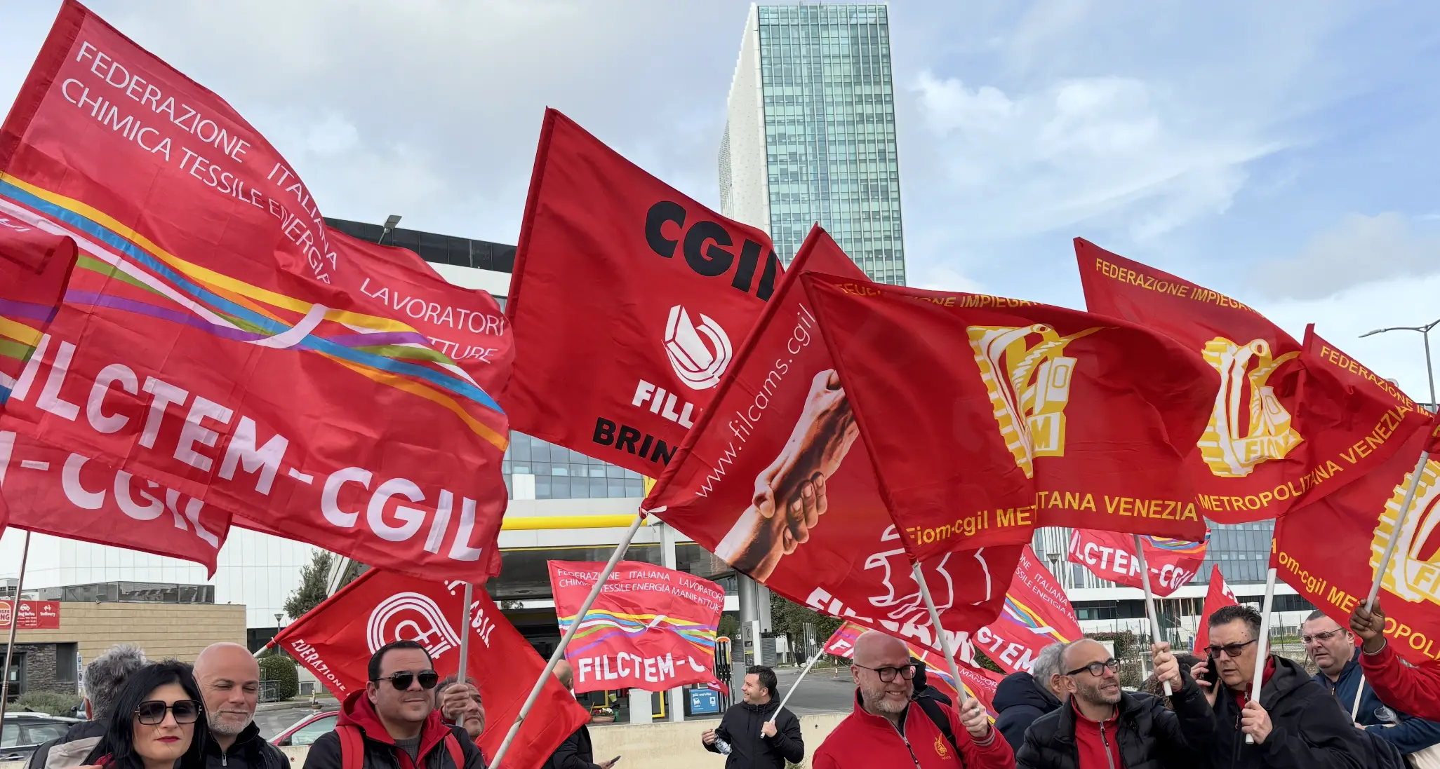 Scontro sulla chimica di base: la Cgil lascia il tavolo con Eni