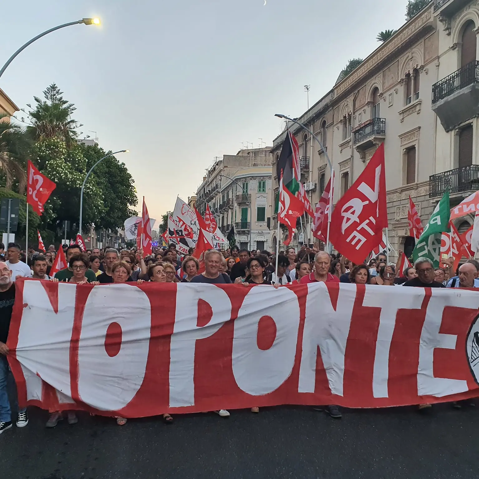 Ponte Stretto: Cgil, no a imposizioni e deroghe opache, allarme su emendamento per acquisto armi senza controlli
