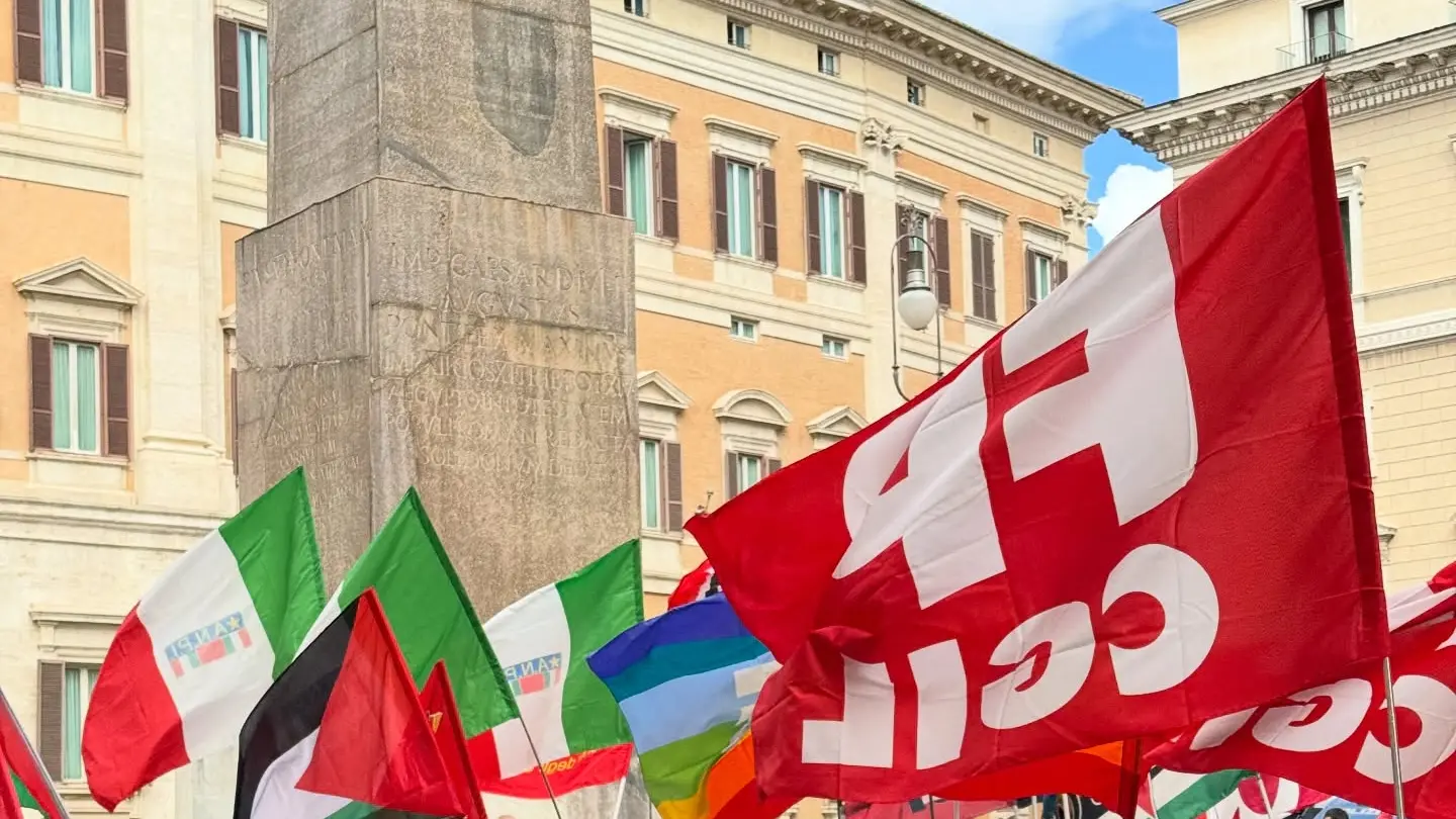 Gaza: Cgil da Piazza Montecitorio, solidarietà a Flotilla, torneremo in piazza, pronti a sciopero generale