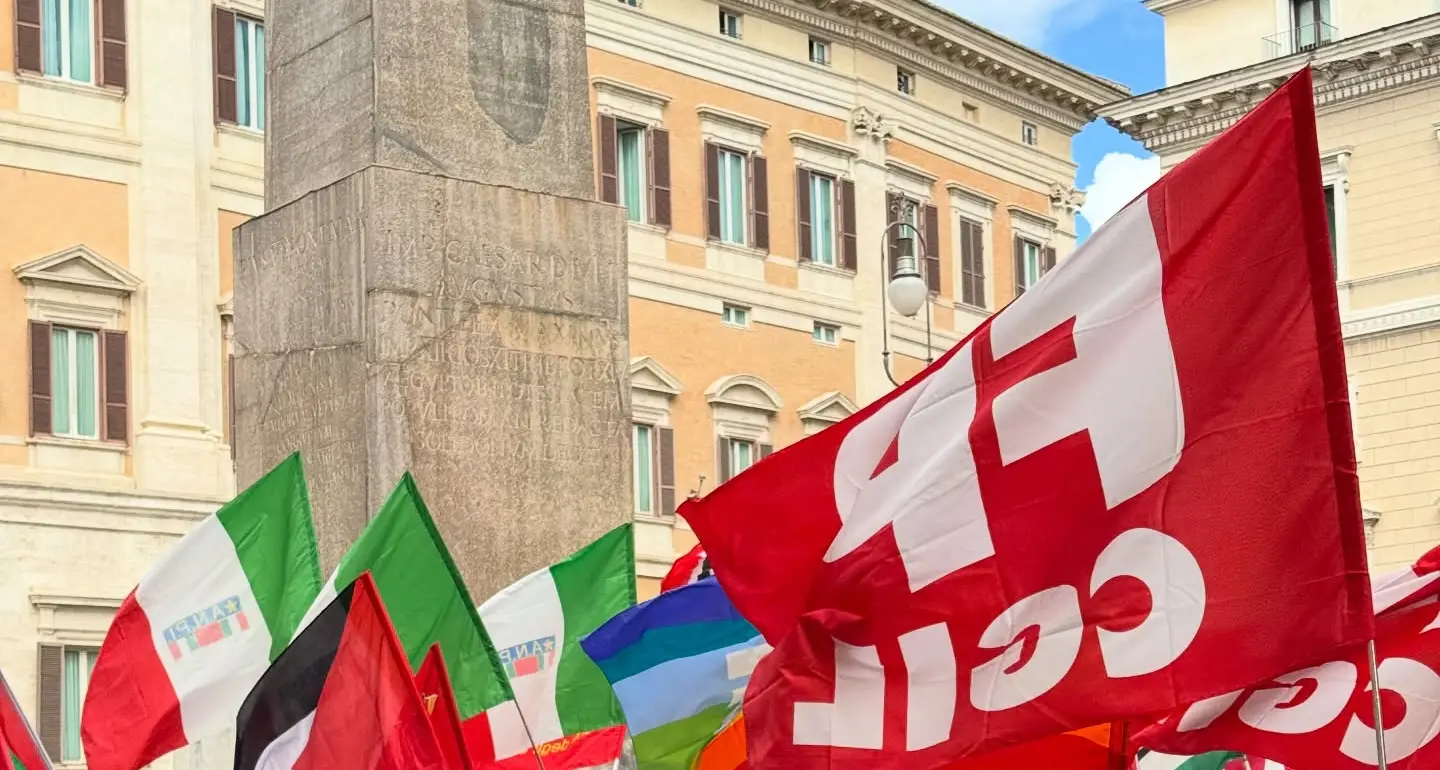 Gaza: Cgil da Piazza Montecitorio, solidarietà a Flotilla, torneremo in piazza, pronti a sciopero generale