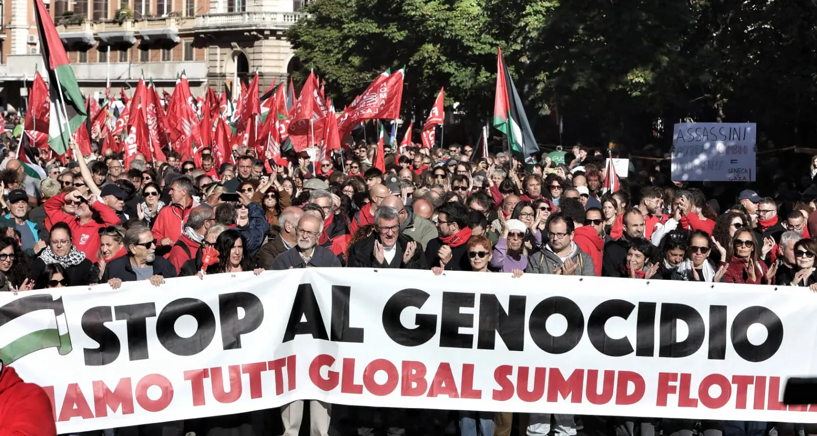 Sciopero: Cgil, più di 2 mln di persone in oltre 100 piazze
