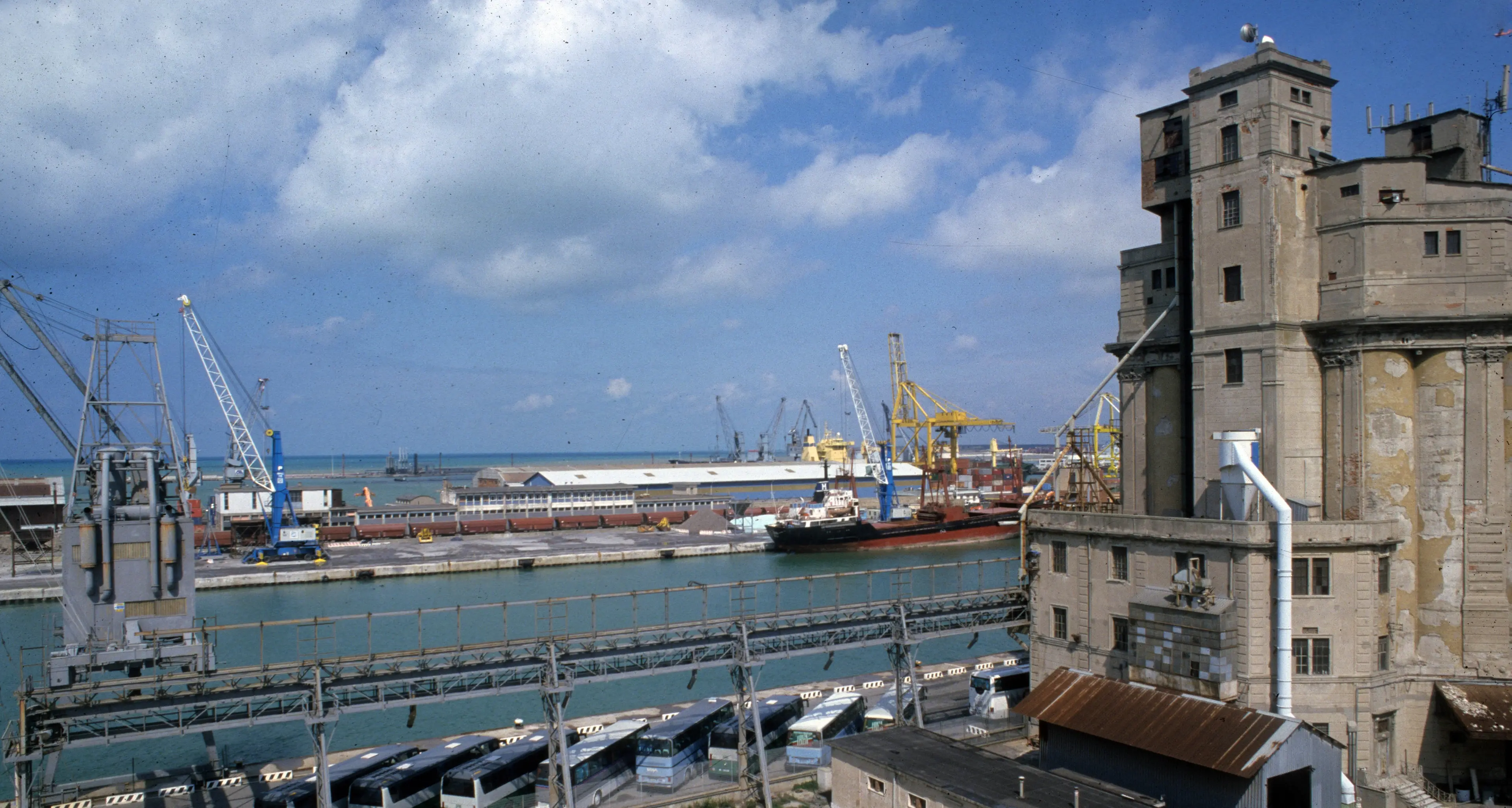 Migranti: Cgil, morti nel porto di Livorno conseguenza di politiche disumane