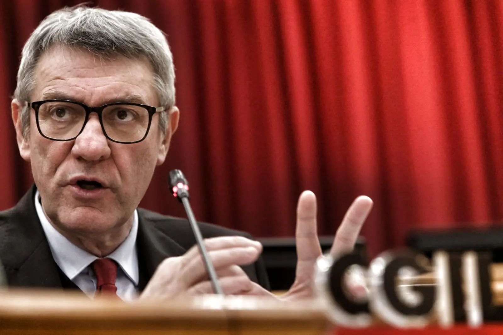 Landini a 'La Stampa': Il governo deve cambiare rotta. Più soldi per finanziare salari e sanità