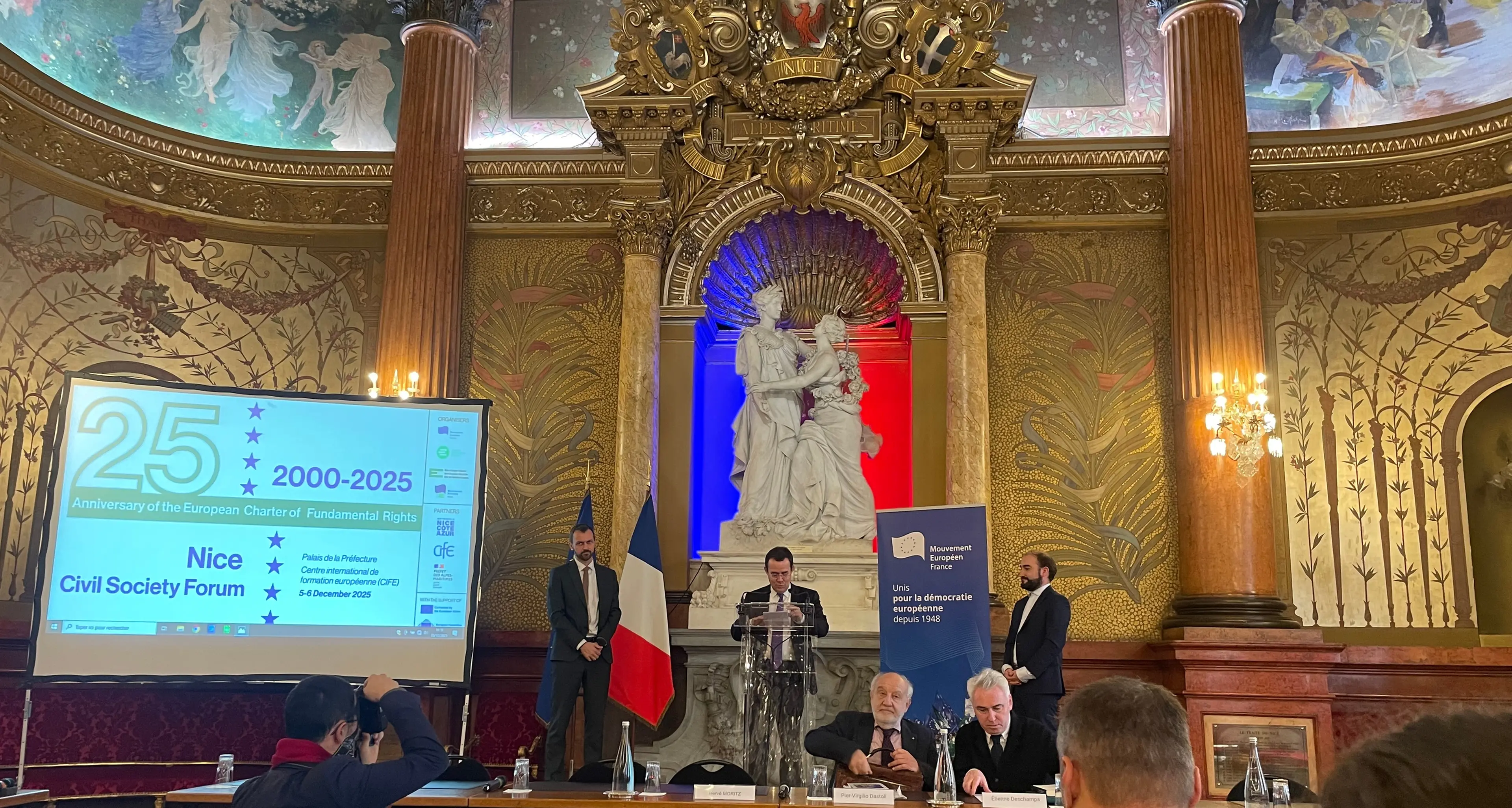 Nizza celebra i 25 anni della Carta UE: dal forum una dichiarazione per rafforzare diritti e Stato di diritto