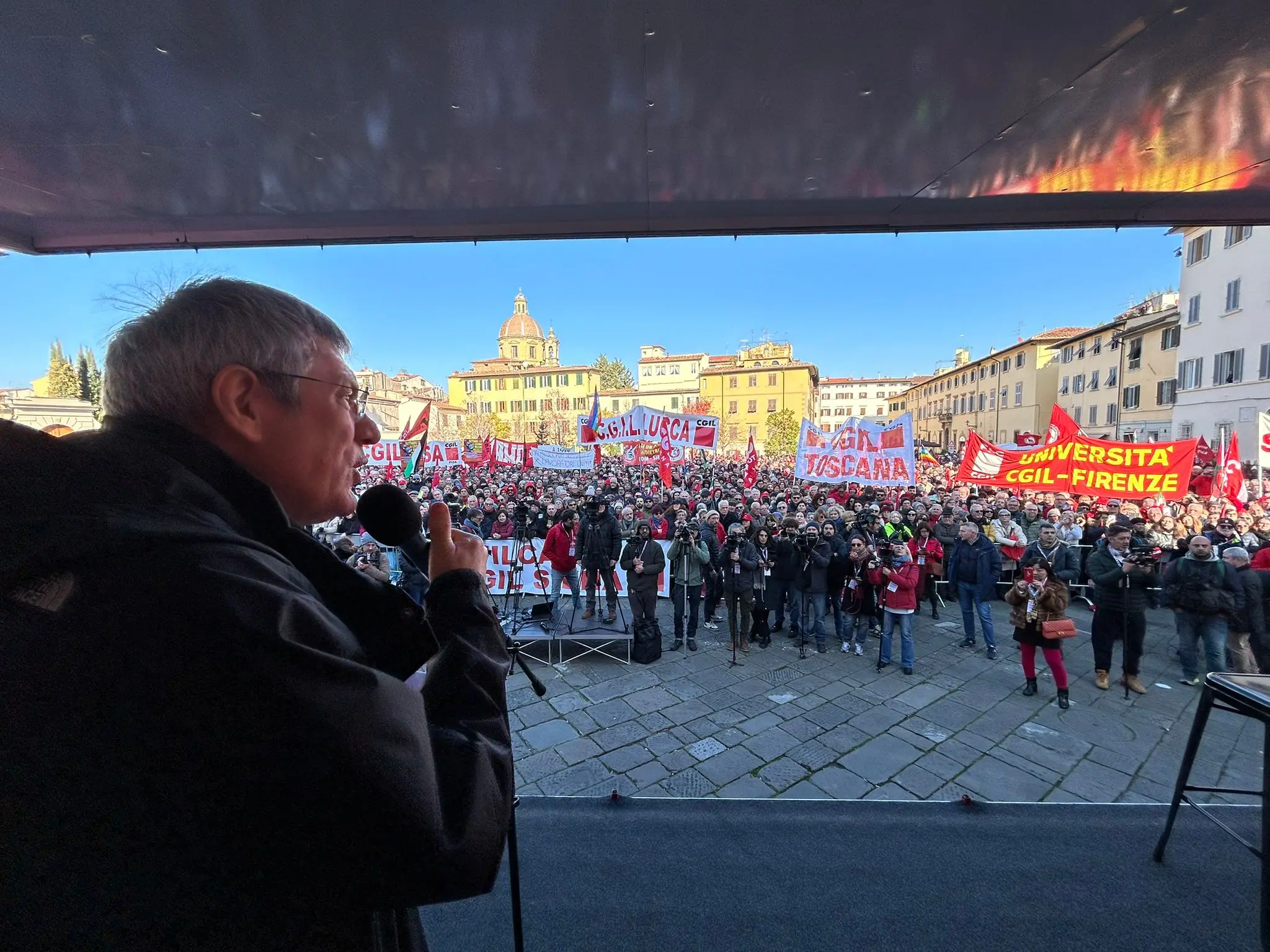 Sciopero generale Cgil: Landini a Firenze \"Questa manovra non rappresenta il Paese. Le piazze chiedono giustizia sociale\"