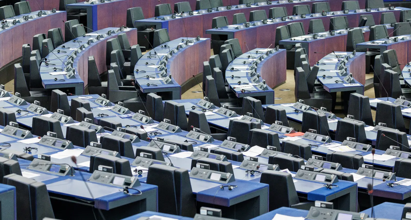 Europarlamento approva risoluzione \"Affrontare la questione delle catene di subappalto e del ruolo degli intermediari al fine di tutelare i diritti dei lavoratori\"