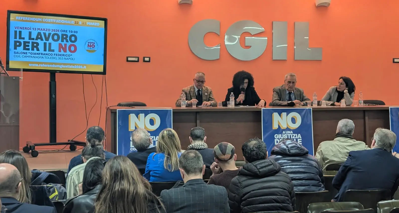 Il lavoro per il No. A Napoli, dibattito Cgil: “Giù le mani dalla magistratura”