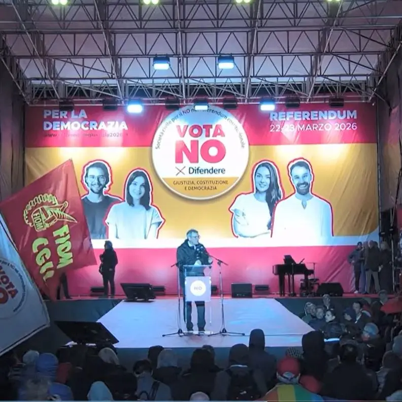 Referendum giustizia, Landini da Piazza del Popolo: “Difendere la Costituzione, il voto è decisivo”