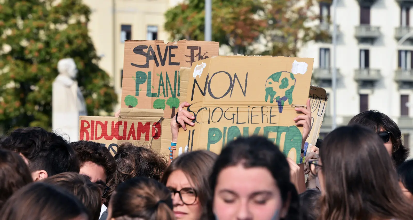 Clima, la società civile si mobilita per Santa Marta: appello ai parlamentari per uscire dai combustibili fossili
