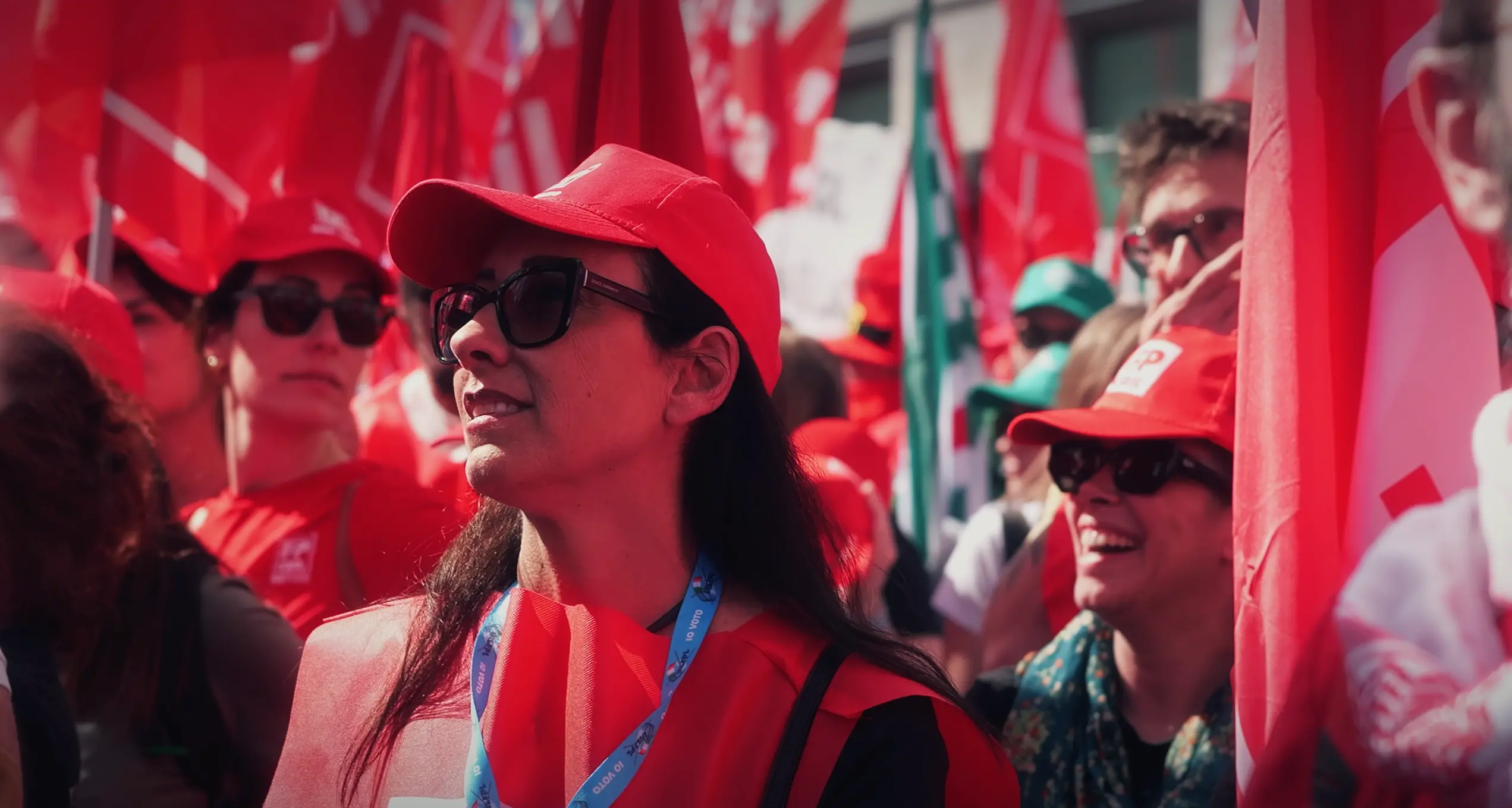 Sciopero sanità privata, la piazza è piena