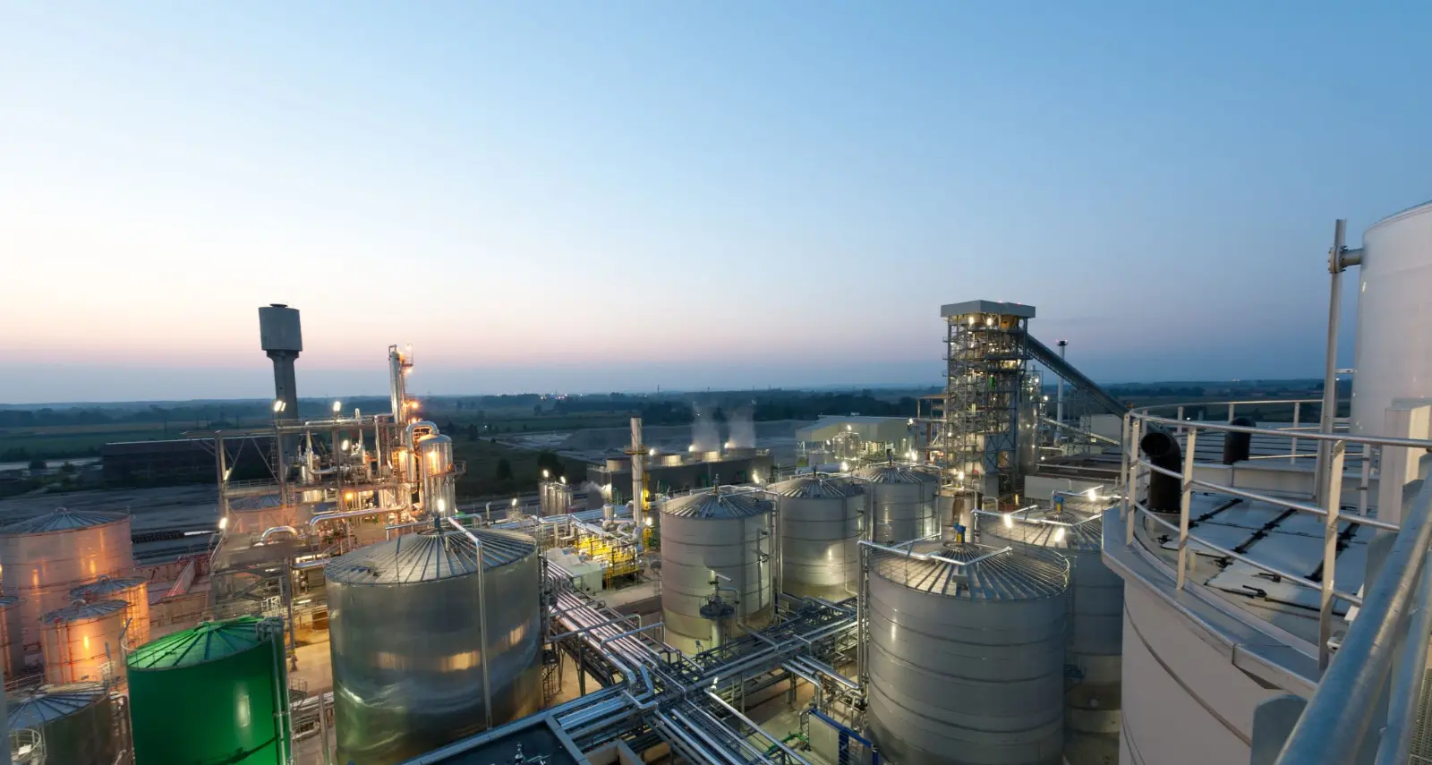 Chimica di base, lettera aperta Filctem e Cgil al ministro Urso: “Scelte ambigue mettono a rischio l’industria italiana”