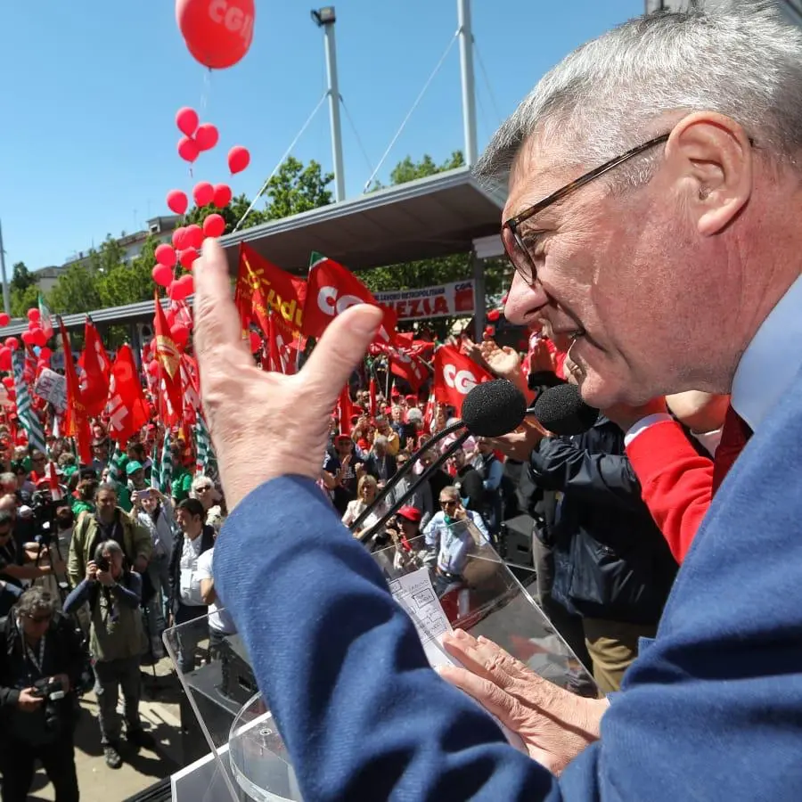 Primo Maggio, Landini da Marghera: “Salari bassi, precarietà e fisco ingiusto: così il lavoro perde dignità”