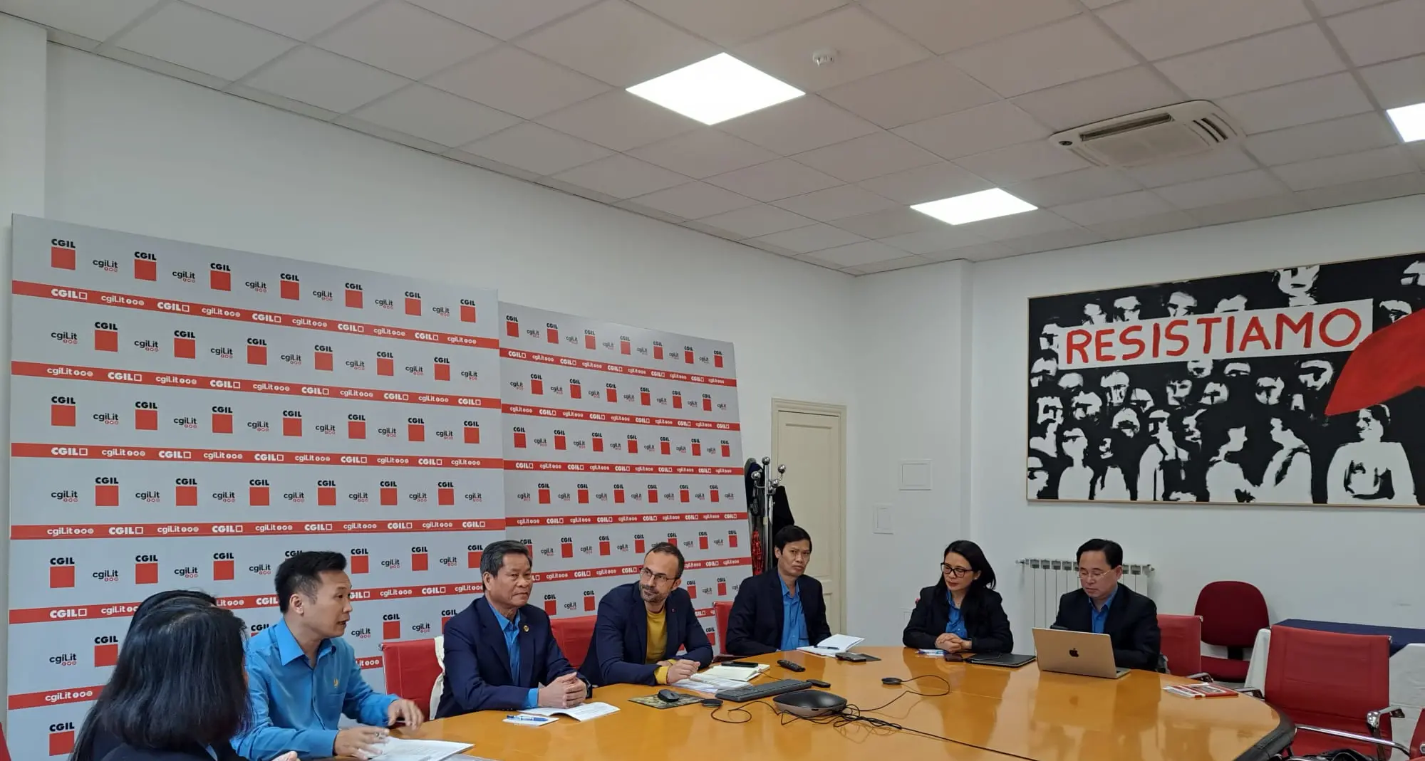 Incontro bilaterale fra la CGIL e la Confederazione Generale del Lavoro del Vietnam (VGCL)