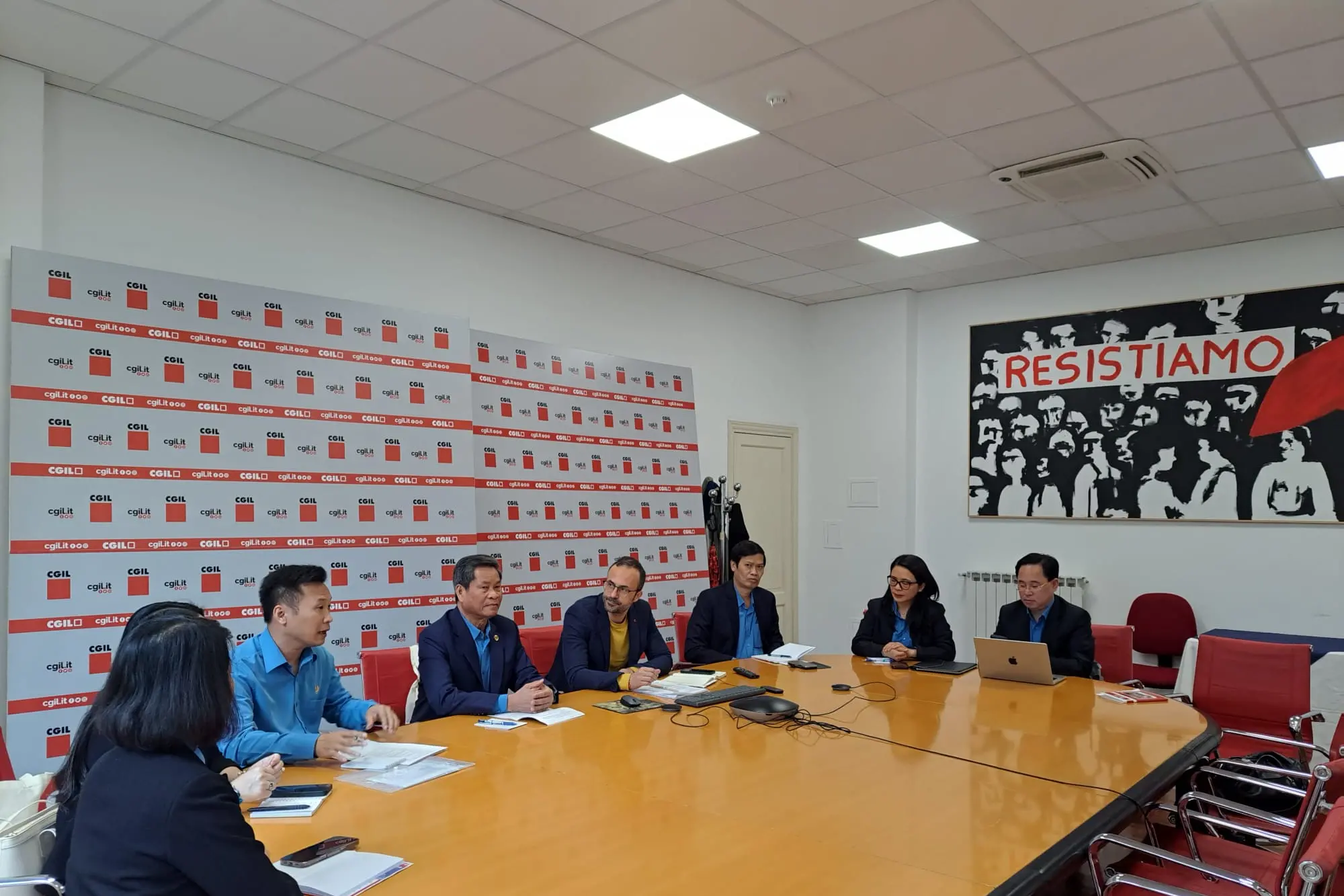 Incontro bilaterale fra la CGIL e la Confederazione Generale del Lavoro del Vietnam (VGCL)