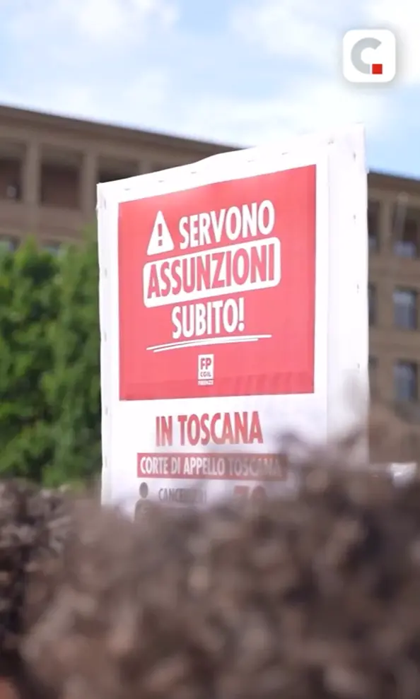 “In piazza per dire basta all’incertezza”