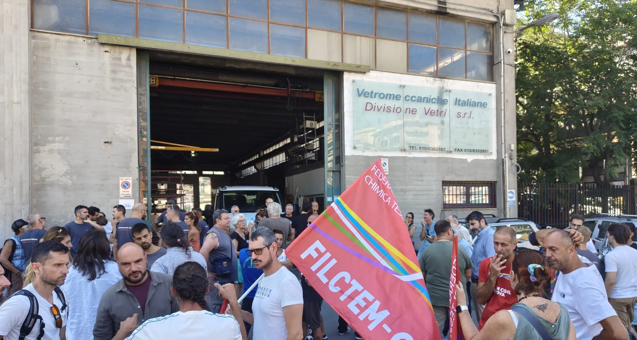 Genova, crisi alla Vetromeccaniche Italiane: a rischio 22 famiglie. Il presidio