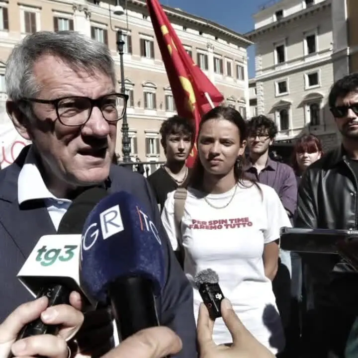 Landini agli studenti in presidio a Montecitorio: “La vostra lotta riguarda tutti. Diritto allo studio e futuro non possono essere negati”