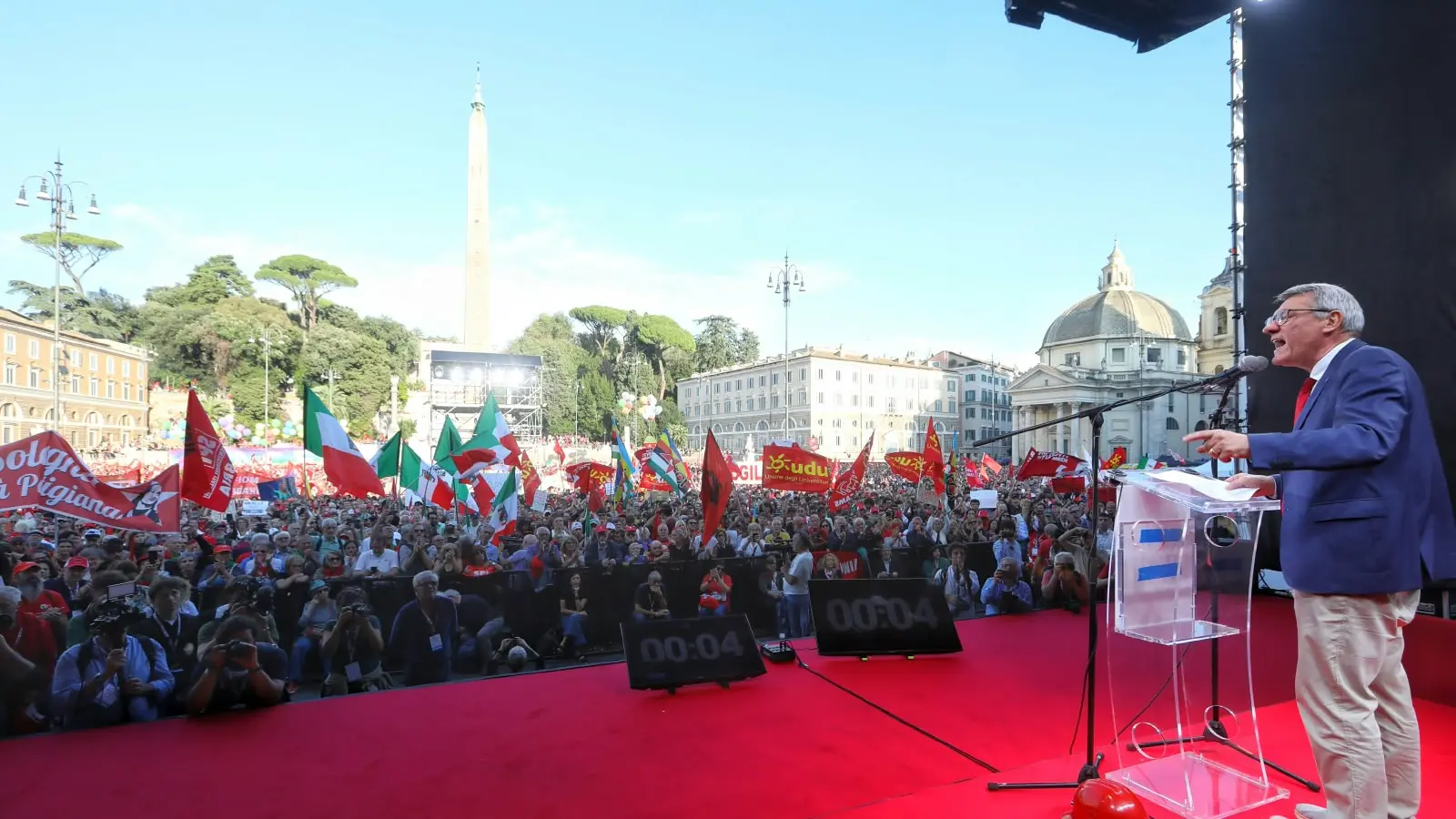 In 100mila a Roma per La Via Maestra, Landini: “Il 20 novembre la CGIL proclamerà lo sciopero generale”