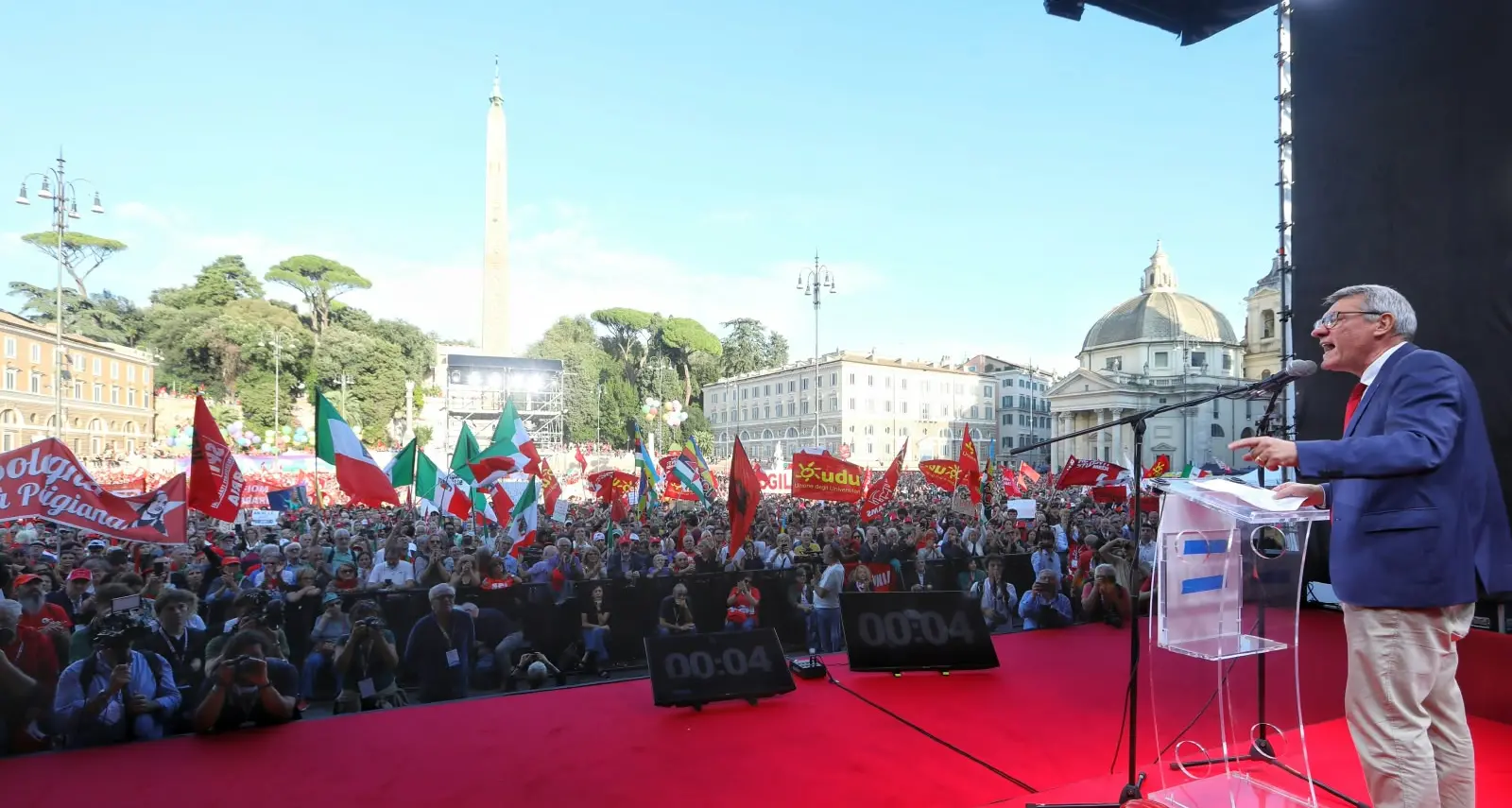 In 100mila a Roma per La Via Maestra, Landini: “Il 20 novembre la CGIL proclamerà lo sciopero generale”
