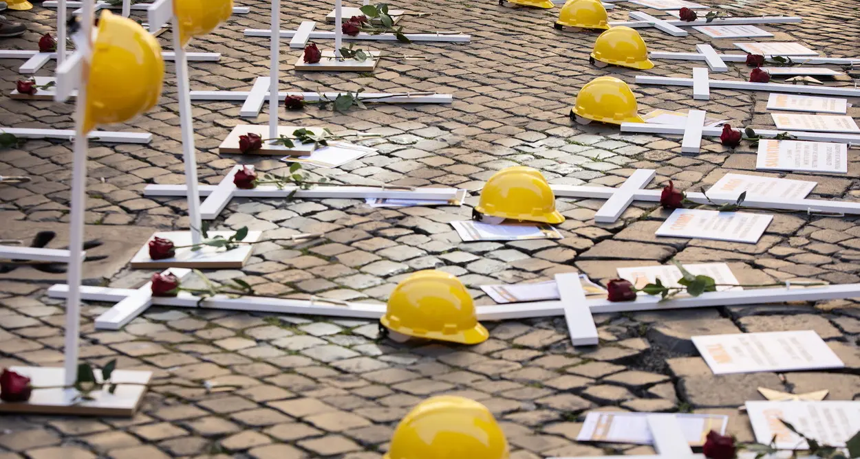 Lavoro: Cgil, ancora tragedie, mentre si rinviano interventi urgenti per sicurezza