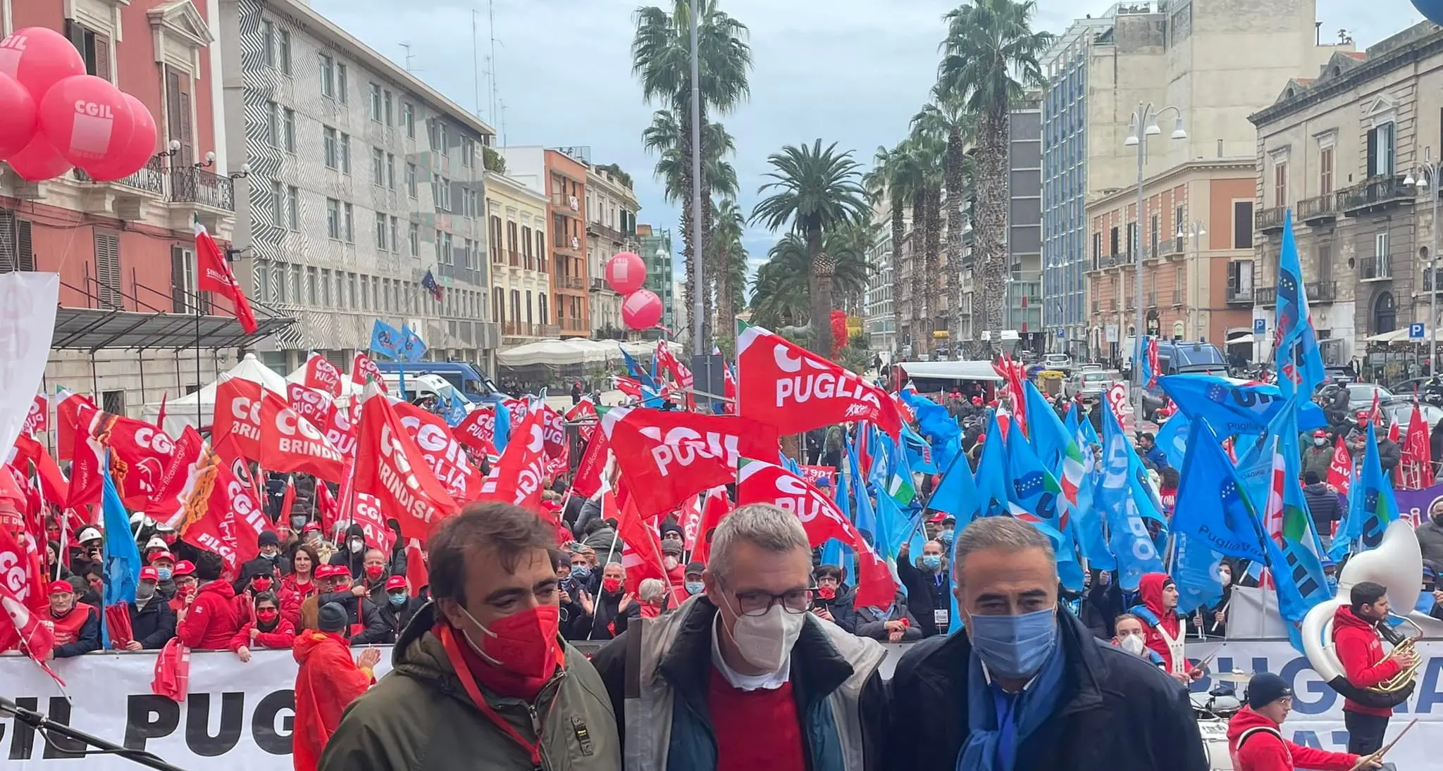Sabato 11 dicembre Maurizio Landini in piazza a Bari con CGIL e UIL contro una manovra economica ingiusta e inadeguata. Manifestazione regionale anche a Lamezia Terme (CZ)
