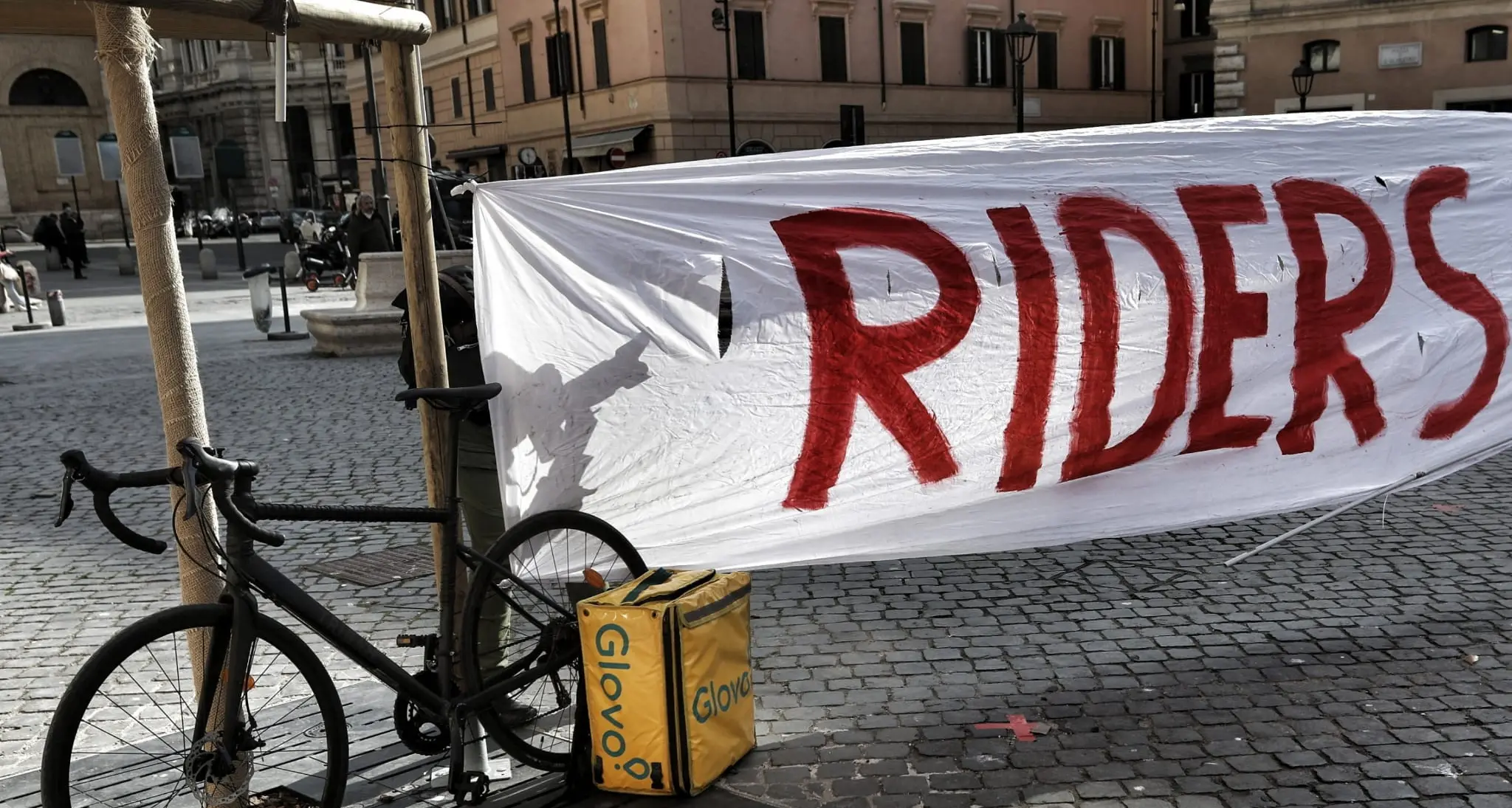 Rider: CGIL, bene direttiva Ue, Italia anticipi contenuti