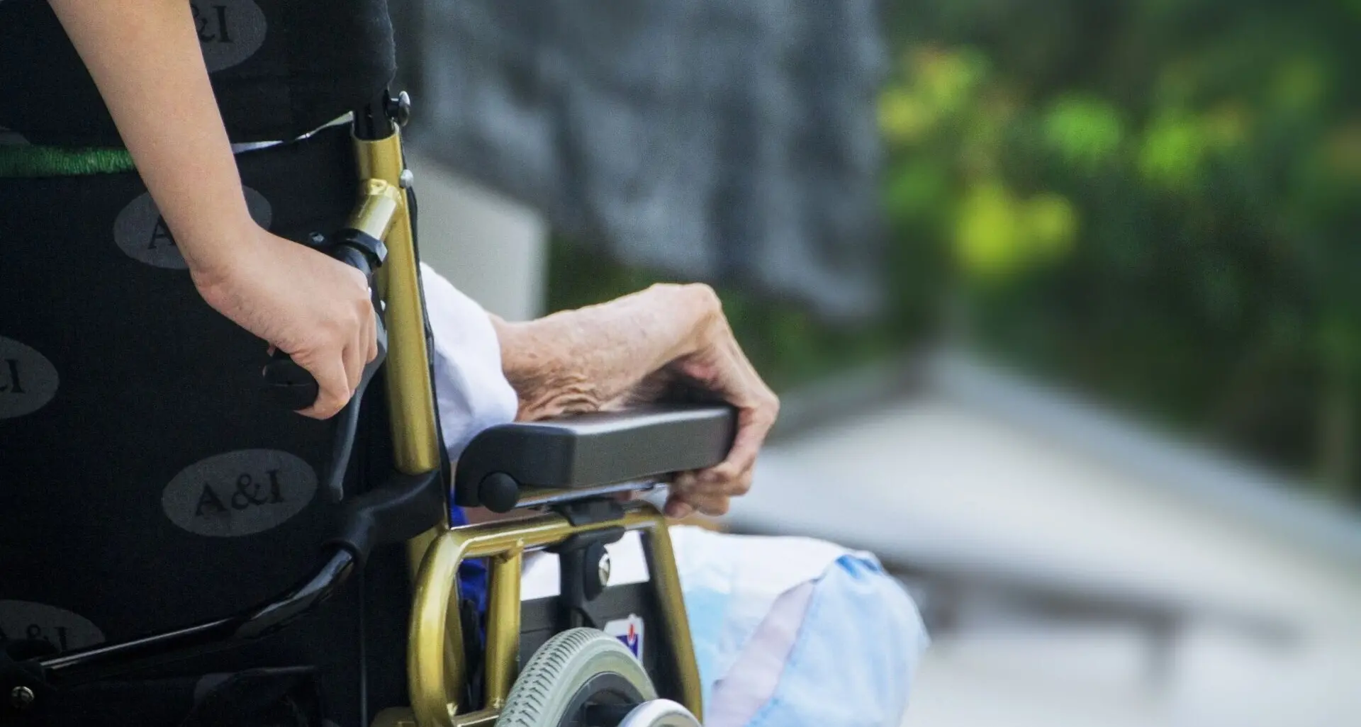 Anziani: Cgil e Spi, preoccupante qualità assistenza in Rsa, Governo intervenga